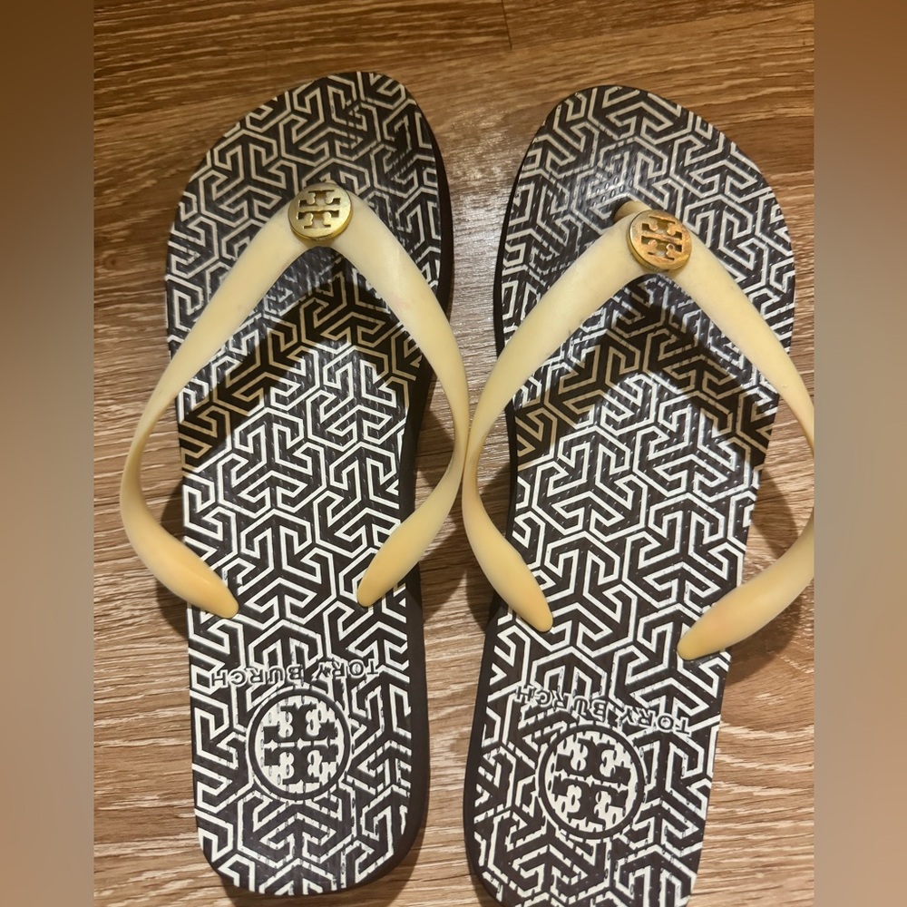 Tory Burch Brown/Cream Rubber Printed Flip Flop Size 10
